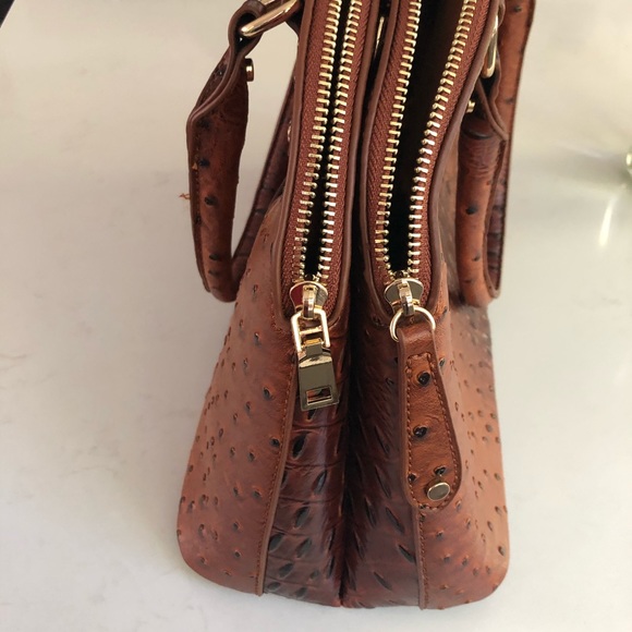 Crocodile look Vegan Leather handbag - Picture 3 of 7